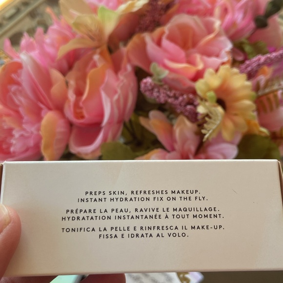 Fenty Beauty travel size makeup refreshing spray 40ml - Picture 7 of 7